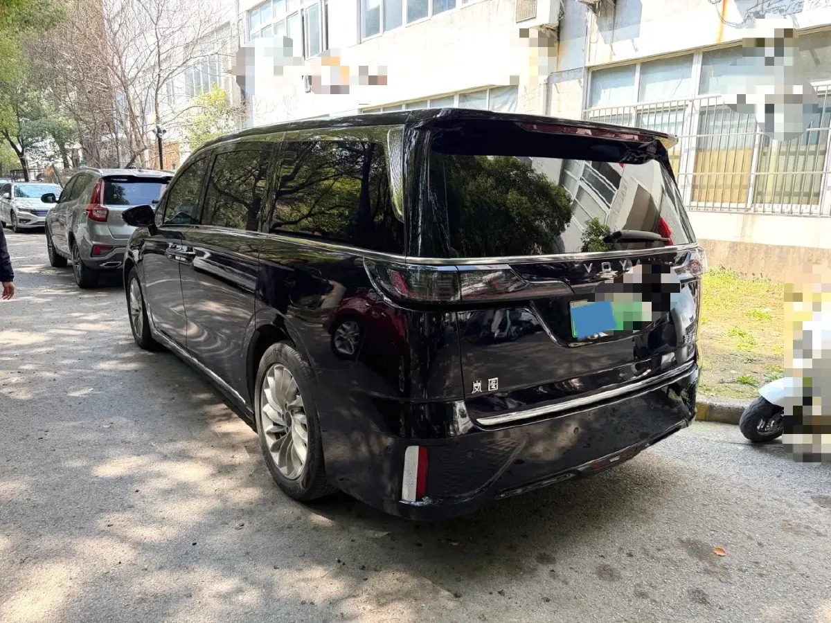 2022 Voyah Dream 1.5T 136HP L4 PHEV 25.57KWH,autocango,china used car exporter,china ev exporter,chinese used car exporter,chinese used ev exporter