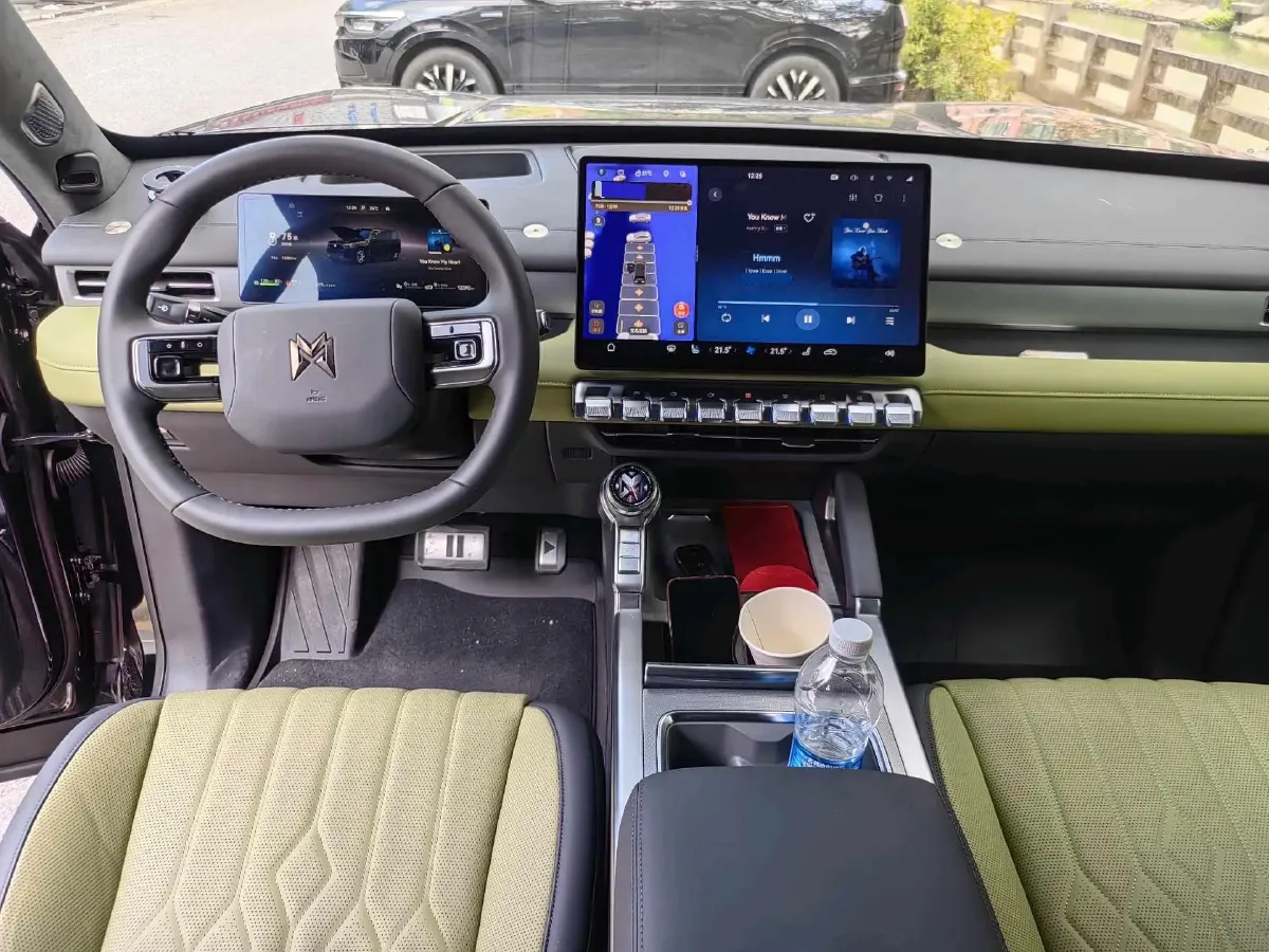 2025 M Hero WarriorM817 1.5T 197HP L4 2DHT PHEV,autocango,china used car exporter,china ev exporter,chinese used car exporter,chinese used ev exporter