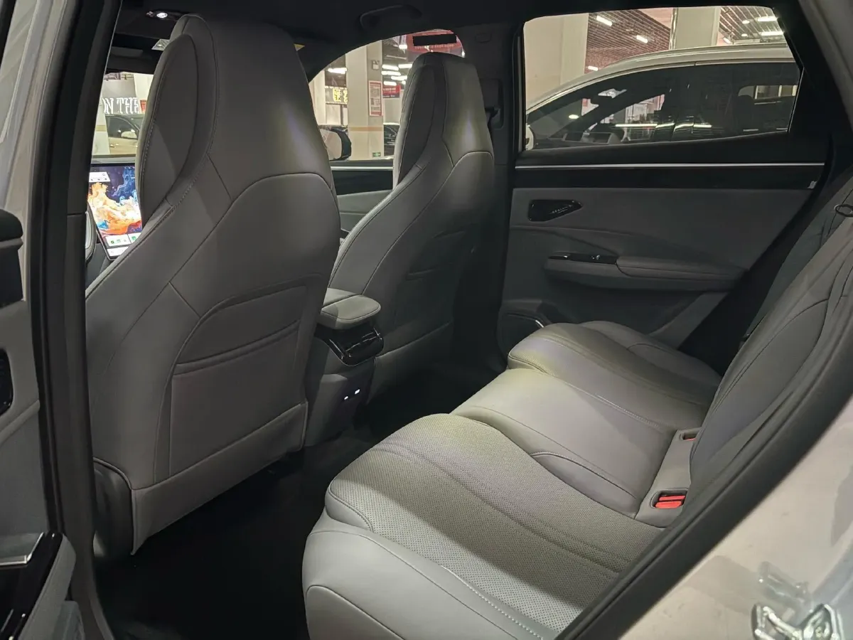 2025 Geely Galaxy L7 1.5L 112HP L4 1DHT PHEV 18.4KWH,autocango,china used car exporter,china ev exporter,chinese used car exporter,chinese used ev exporter