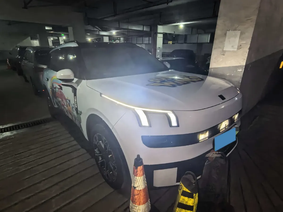 2025 LYNK&CO 900 2.0T 254HP L4 3DHT PHEV,autocango,china used car exporter,china ev exporter,chinese used car exporter,chinese used ev exporter