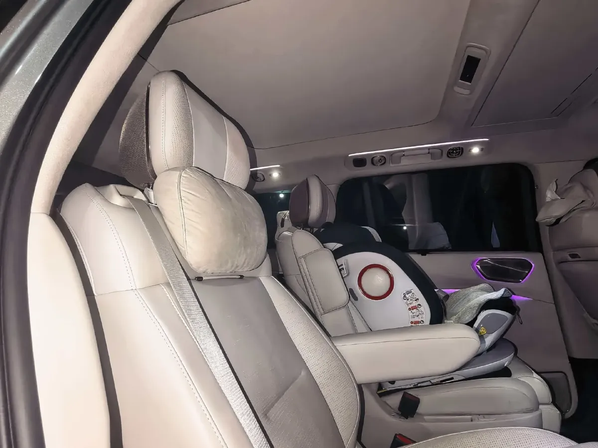 2025 LYNK&CO 900 2.0T 254HP L4 3DHT PHEV,autocango,china used car exporter,china ev exporter,chinese used car exporter,chinese used ev exporter