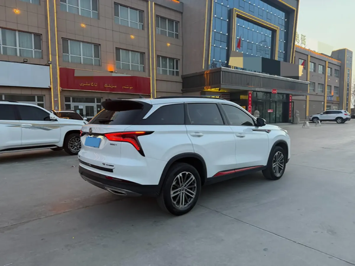 2022 ChangAn CS75 Plus 1.5T 178HP L4 6AT,autocango,china used car exporter,china ev exporter,chinese used car exporter,chinese used ev exporter