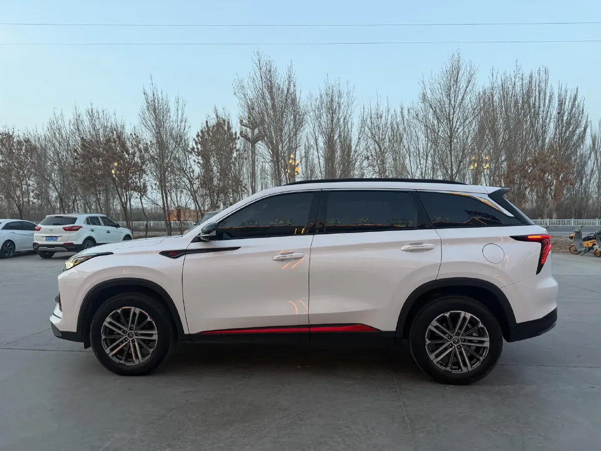 2022 ChangAn CS75 Plus 1.5T 178HP L4 6AT,autocango,china used car exporter,china ev exporter,chinese used car exporter,chinese used ev exporter