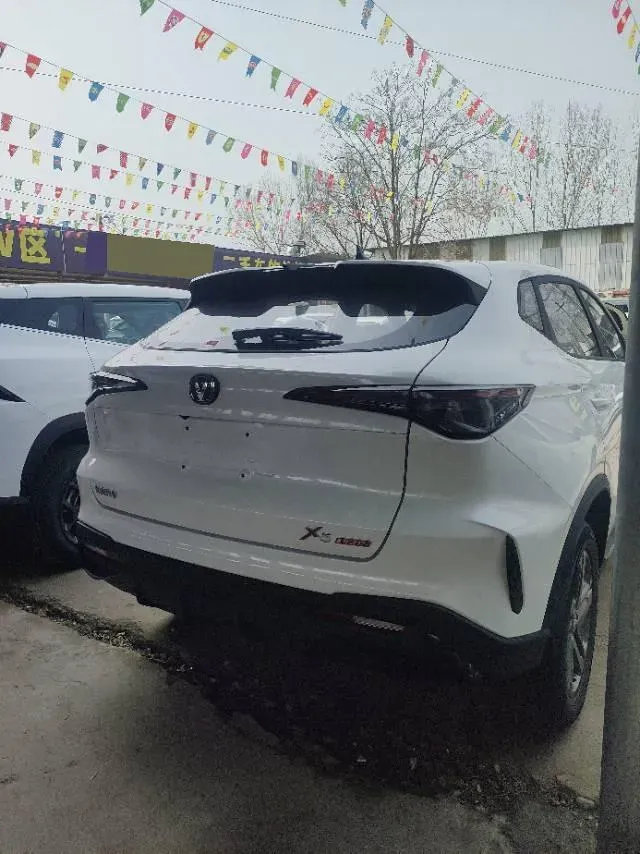 2026 ChangAn X5 PLUS 1.5L 110HP L4 5MT,autocango,china used car exporter,china ev exporter,chinese used car exporter,chinese used ev exporter