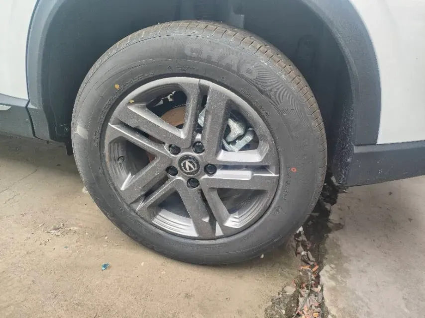 2026 ChangAn X5 PLUS 1.5L 110HP L4 5MT,autocango,china used car exporter,china ev exporter,chinese used car exporter,chinese used ev exporter