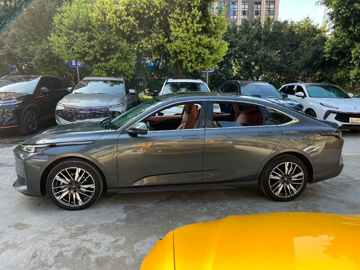 2024 ChangAn QiYuan A05 1.5L 110HP L4 E-CVT PHEV 18.99KWH,autocango,china used car exporter,china ev exporter,chinese used car exporter,chinese used ev exporter