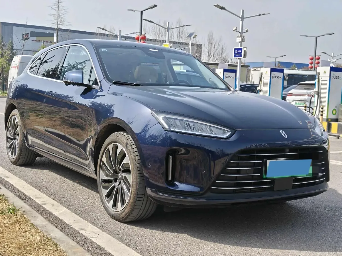 2022 Isuzu Mu-X 2.0T 220HP L4 8AT,autocango,china used car exporter,china ev exporter,chinese used car exporter,chinese used ev exporter