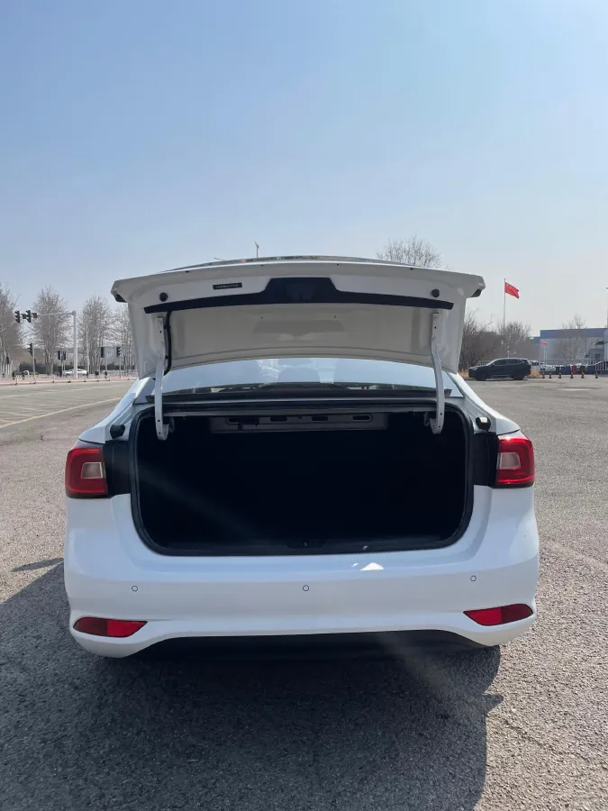 2019 Roewe i5 1.5L 120HP L4 5MT,autocango,china used car exporter,china ev exporter,chinese used car exporter,chinese used ev exporter