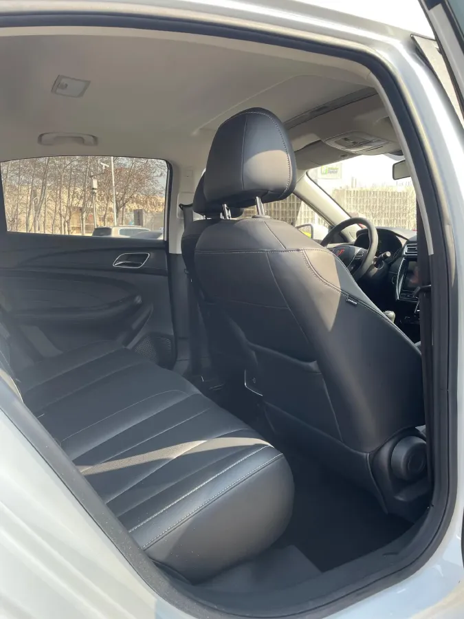 2019 Roewe i5 1.5L 120HP L4 5MT,autocango,china used car exporter,china ev exporter,chinese used car exporter,chinese used ev exporter