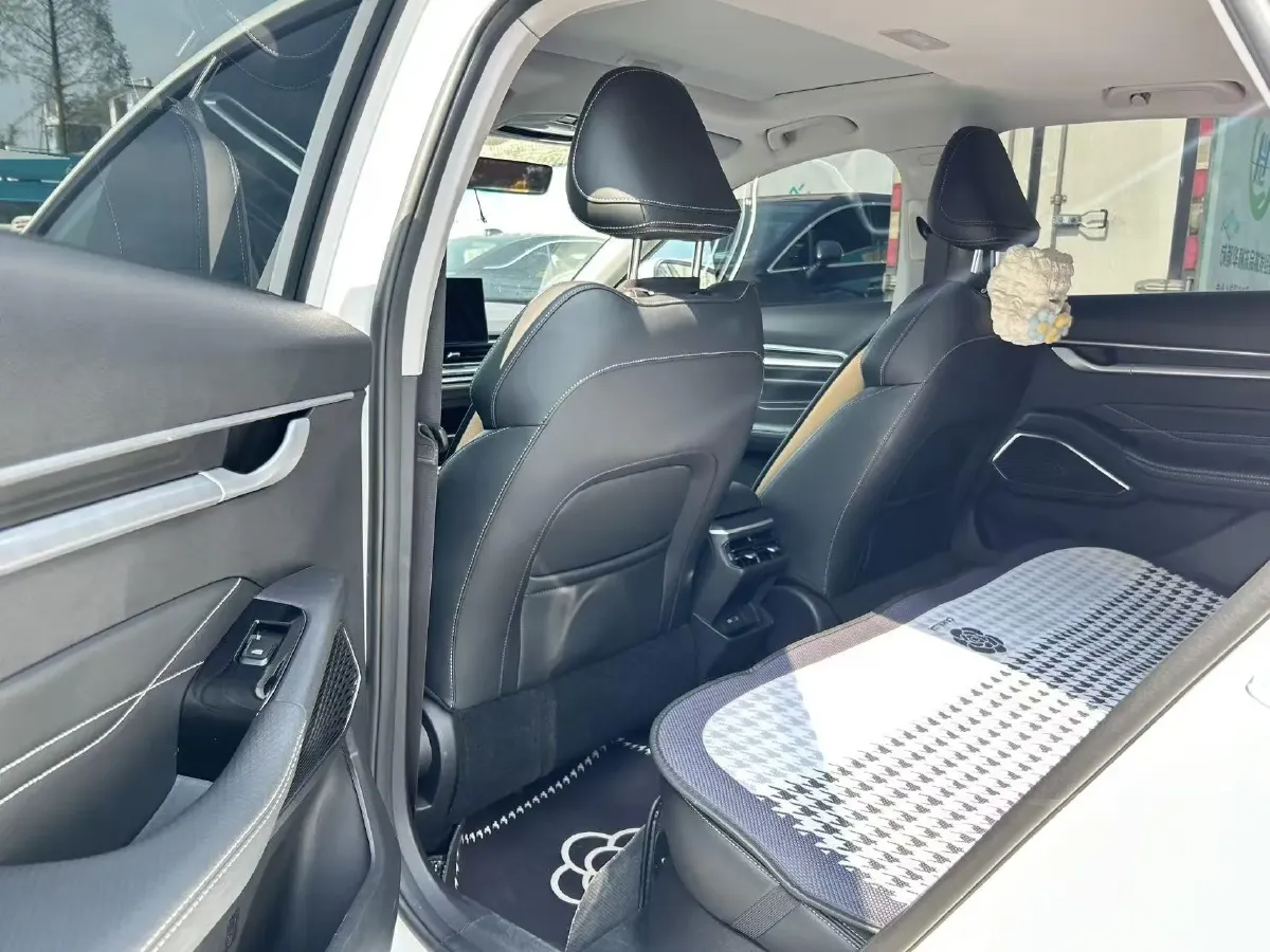 2023 Geely Emgrand 1.5L 127HP L4 CVT,autocango,china used car exporter,china ev exporter,chinese used car exporter,chinese used ev exporter