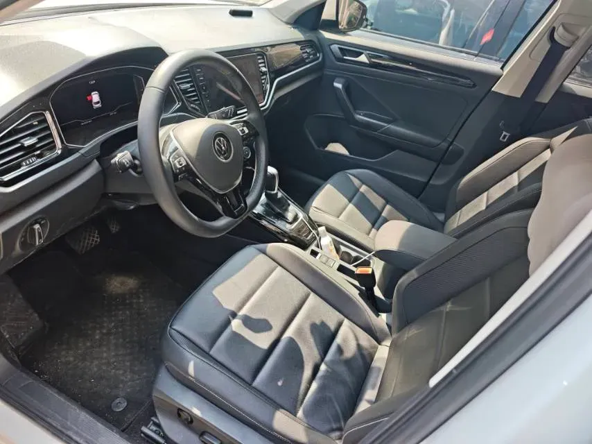 2022 Volkswagen T-Roc 1.4T 150HP L4 7DCT,autocango,china used car exporter,china ev exporter,chinese used car exporter,chinese used ev exporter