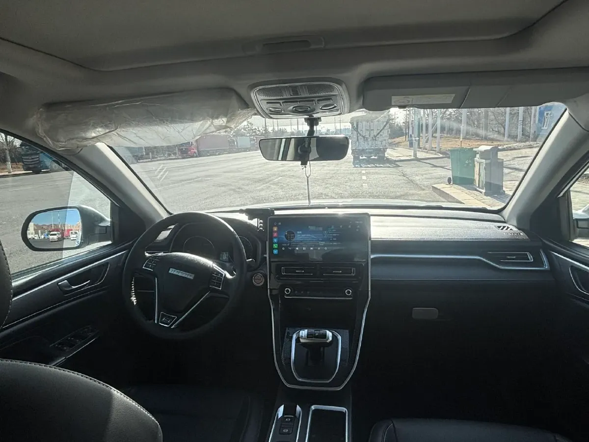 2021 Haval M6 1.5T 150HP L4 7DCT,autocango,china used car exporter,china ev exporter,chinese used car exporter,chinese used ev exporter