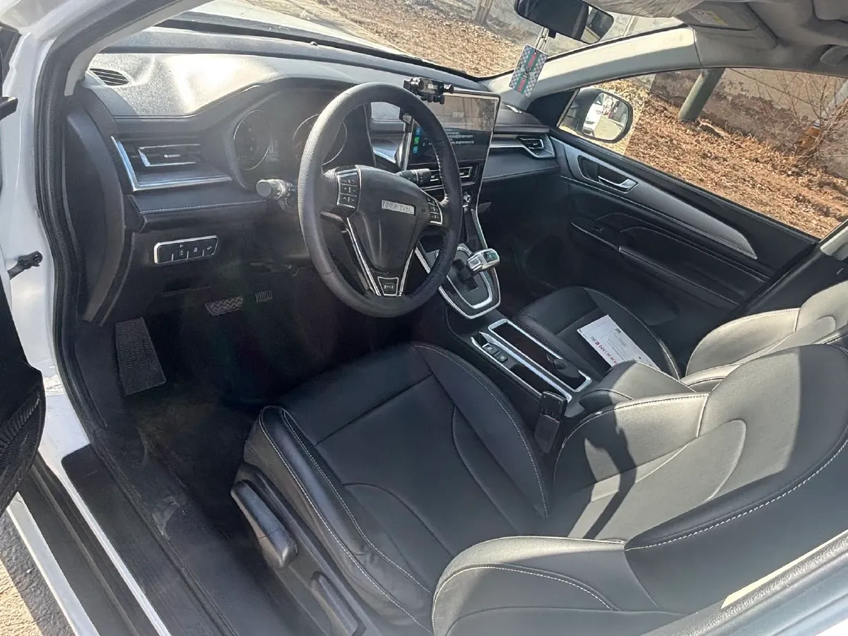 2021 Haval M6 1.5T 150HP L4 7DCT,autocango,china used car exporter,china ev exporter,chinese used car exporter,chinese used ev exporter