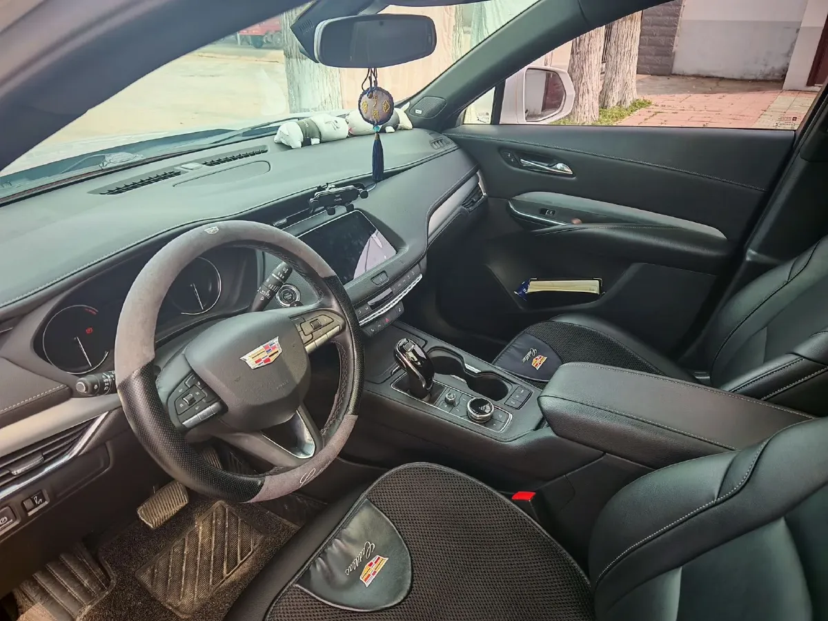 2021 Cadillac XT4 2.0T 237HP L4 9AT,autocango,china used car exporter,china ev exporter,chinese used car exporter,chinese used ev exporter