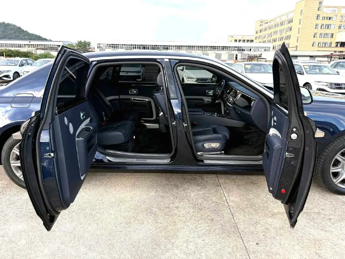 2018 Rolls-Royce Ghost 6.6T 571HP V12 8AT,autocango,china used car exporter,china ev exporter,chinese used car exporter,chinese used ev exporter