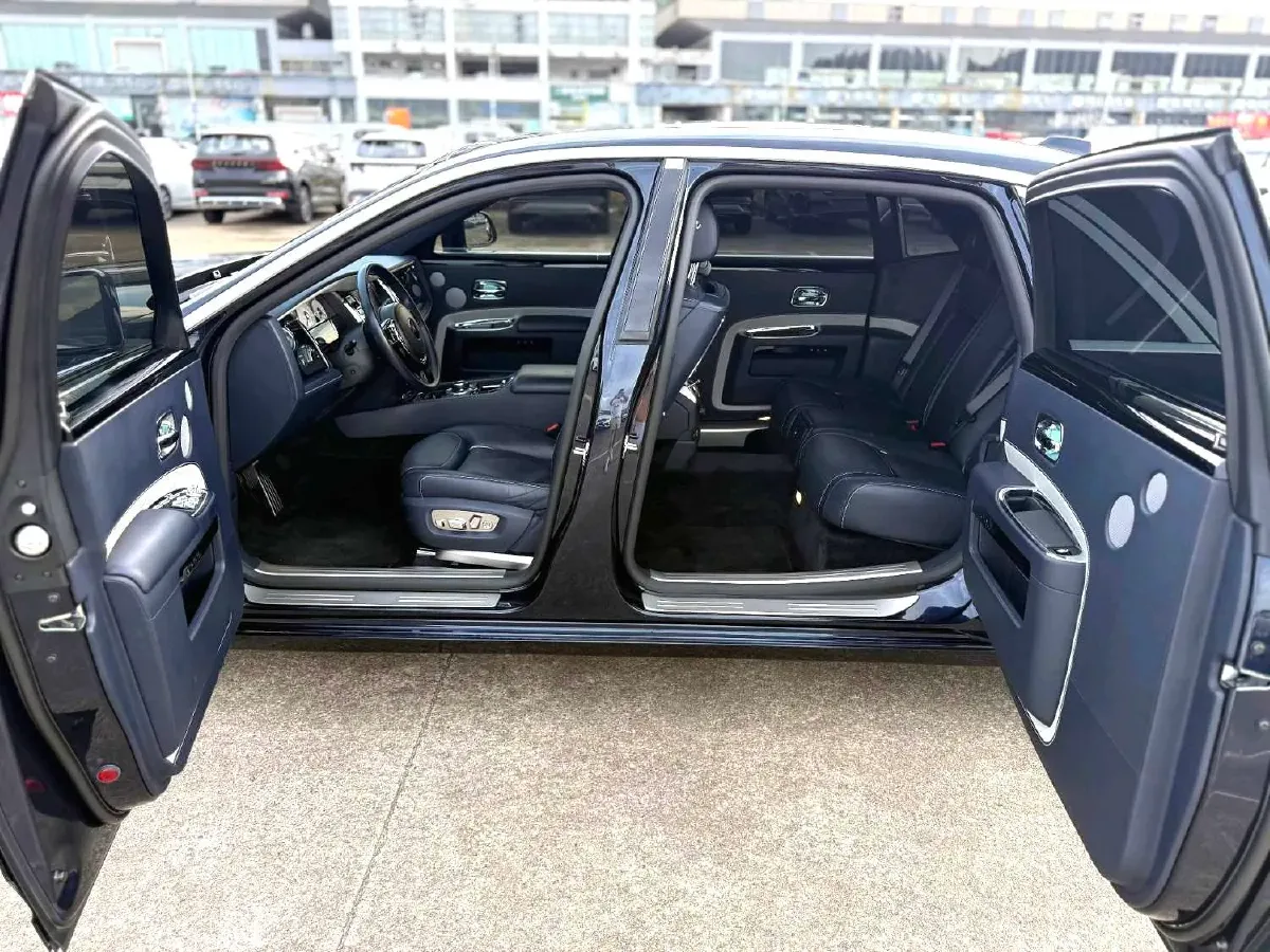 2018 Rolls-Royce Ghost 6.6T 571HP V12 8AT,autocango,china used car exporter,china ev exporter,chinese used car exporter,chinese used ev exporter