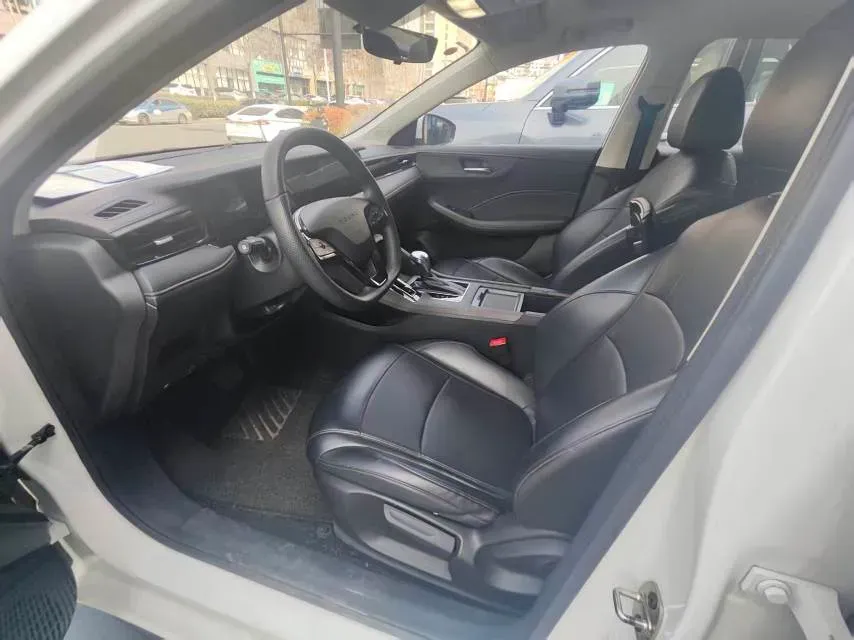 2023 Roewe i5 1.5L 129HP L4 CVT,autocango,china used car exporter,china ev exporter,chinese used car exporter,chinese used ev exporter