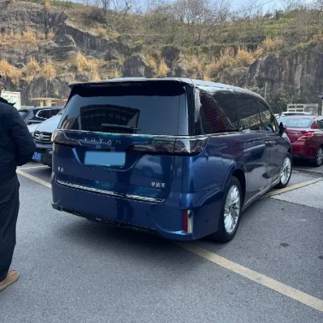 2022 Voyah Dream 1.5T 136HP L4 PHEV 25.57KWH,autocango,china used car exporter,china ev exporter,chinese used car exporter,chinese used ev exporter
