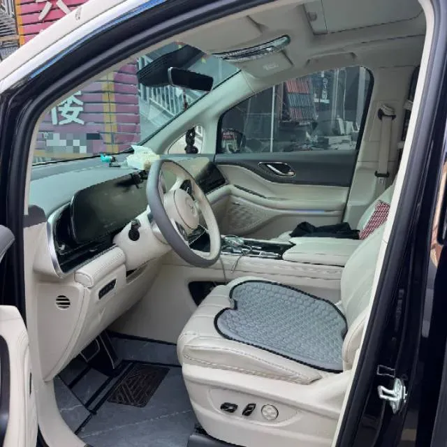 2022 Voyah Dream 1.5T 136HP L4 PHEV 25.57KWH,autocango,china used car exporter,china ev exporter,chinese used car exporter,chinese used ev exporter