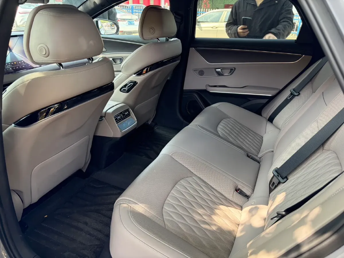 2025 BYD Han 1.5T 156HP L4 E-CVT PHEV,autocango,china used car exporter,china ev exporter,chinese used car exporter,chinese used ev exporter