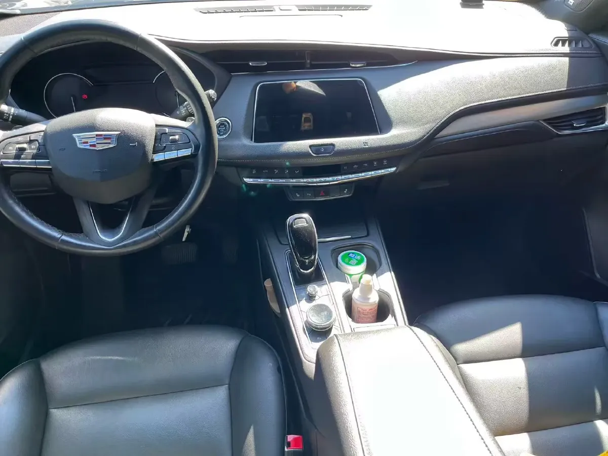2021 Cadillac XT4 2.0T 237HP L4 9AT,autocango,china used car exporter,china ev exporter,chinese used car exporter,chinese used ev exporter