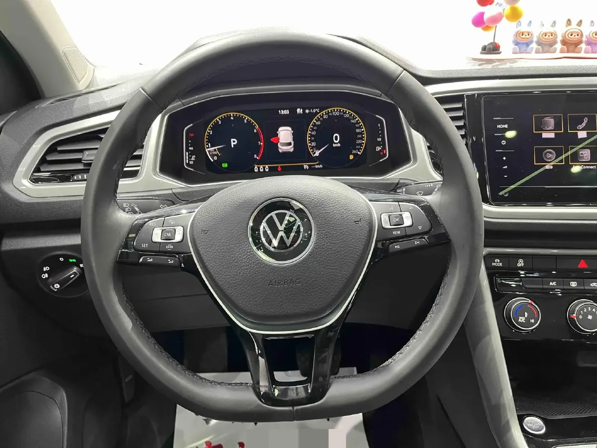 2022 Volkswagen T-Roc 1.4T 150HP L4 7DCT,autocango,china used car exporter,china ev exporter,chinese used car exporter,chinese used ev exporter