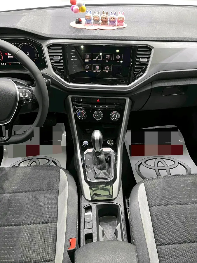 2022 Volkswagen T-Roc 1.4T 150HP L4 7DCT,autocango,china used car exporter,china ev exporter,chinese used car exporter,chinese used ev exporter