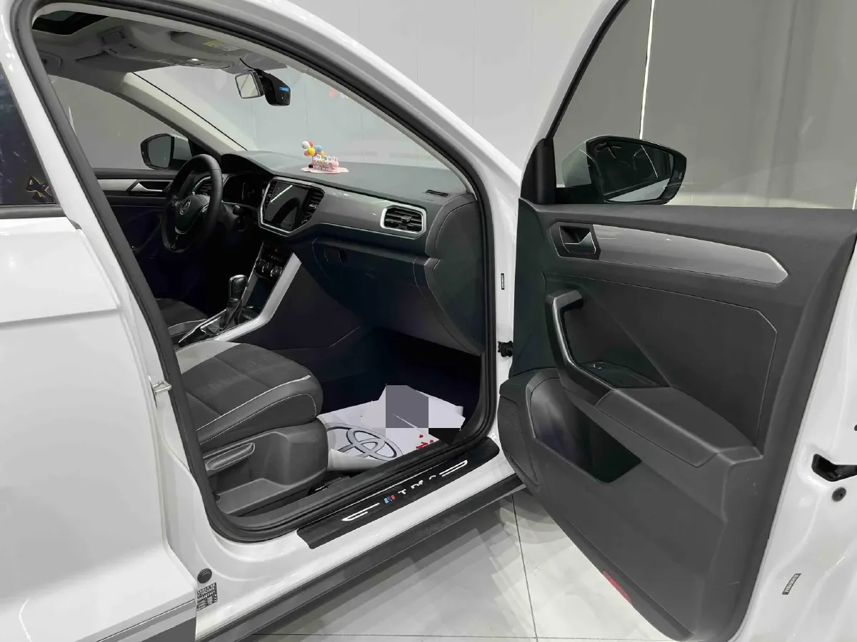 2022 Volkswagen T-Roc 1.4T 150HP L4 7DCT,autocango,china used car exporter,china ev exporter,chinese used car exporter,chinese used ev exporter