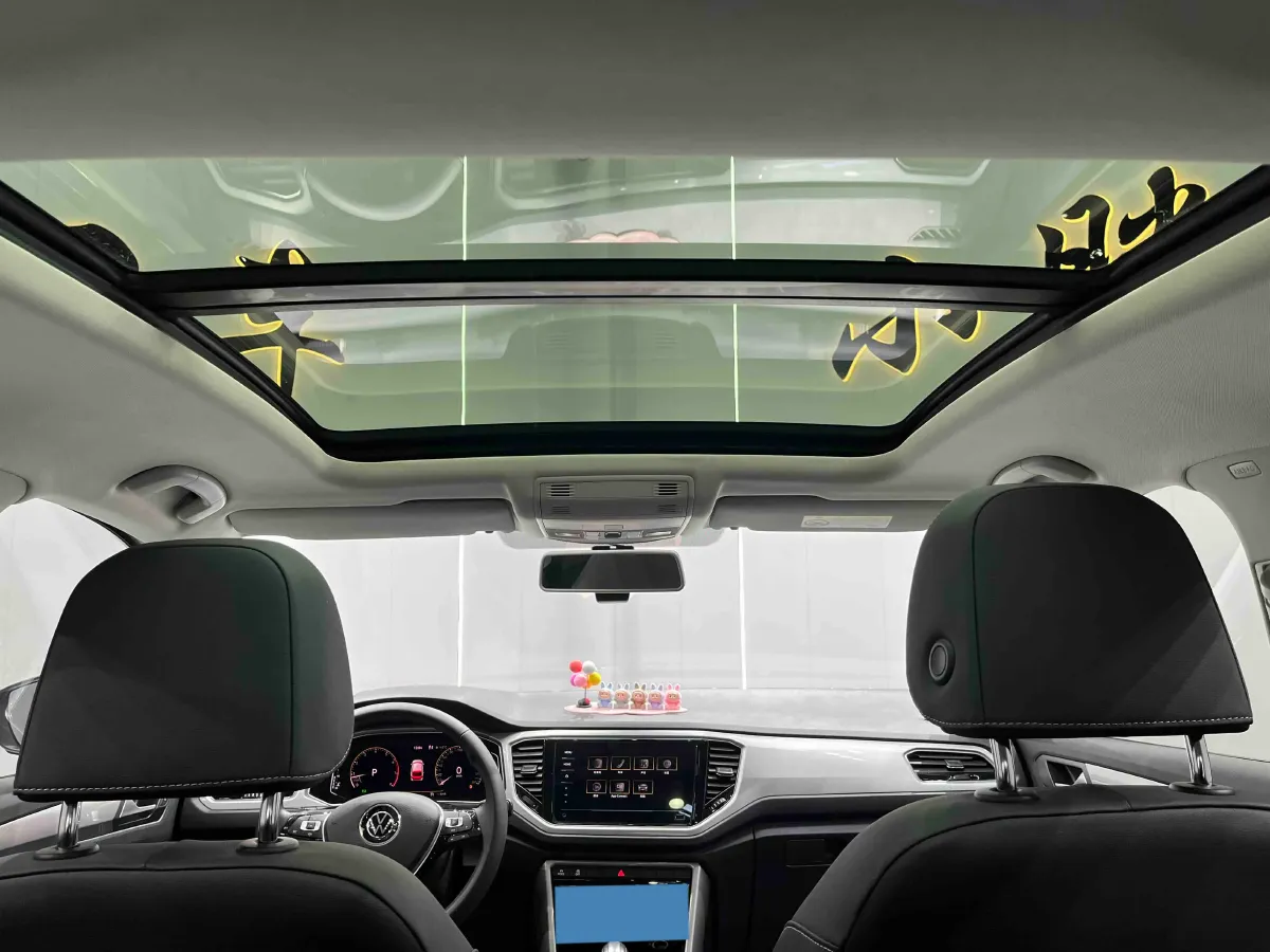 2022 Volkswagen T-Roc 1.4T 150HP L4 7DCT,autocango,china used car exporter,china ev exporter,chinese used car exporter,chinese used ev exporter