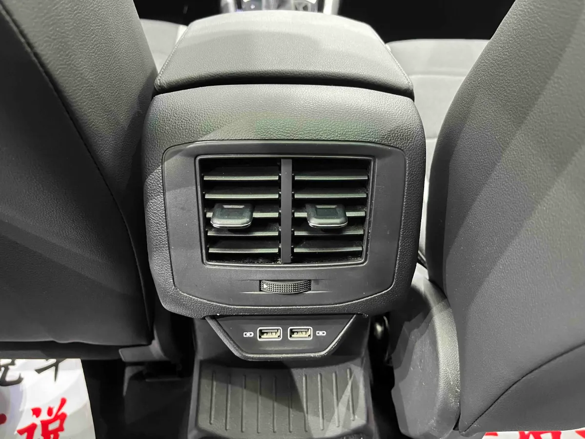 2022 Volkswagen T-Roc 1.4T 150HP L4 7DCT,autocango,china used car exporter,china ev exporter,chinese used car exporter,chinese used ev exporter