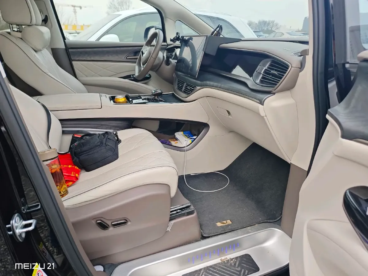 2022 HongQi HS7 3.0T 337HP V6 8AT,autocango,china used car exporter,china ev exporter,chinese used car exporter,chinese used ev exporter