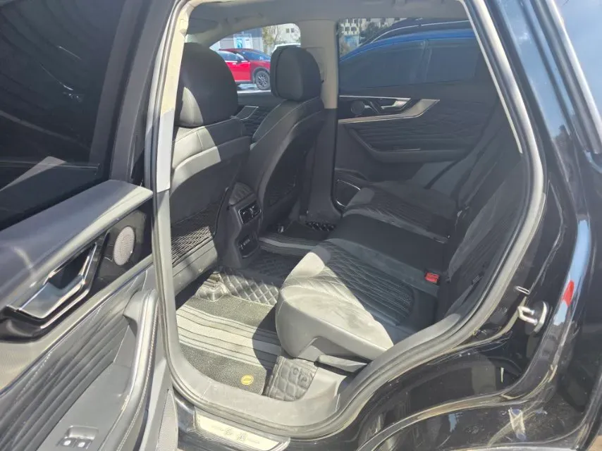 2022 HongQi HS5 2.0T 224HP L4 6AT,autocango,china used car exporter,china ev exporter,chinese used car exporter,chinese used ev exporter