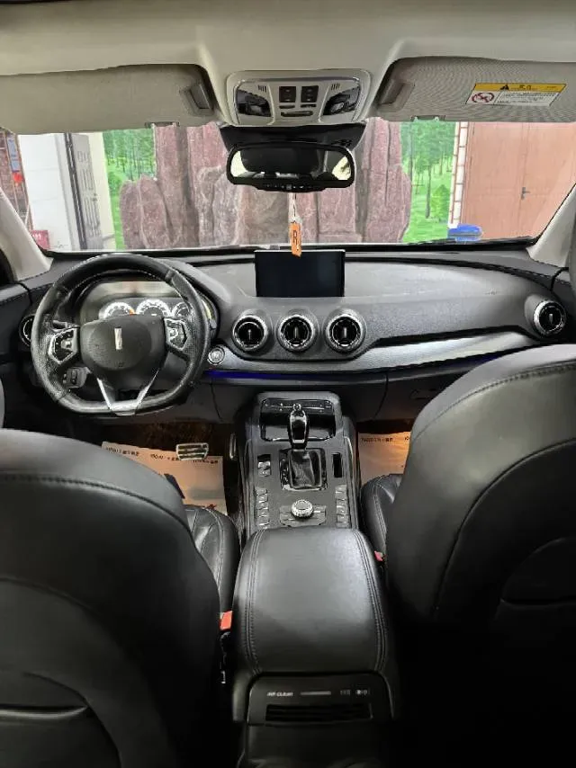 2017 WEY VV7 2.0T 234HP L4 7DCT,autocango,china used car exporter,china ev exporter,chinese used car exporter,chinese used ev exporter