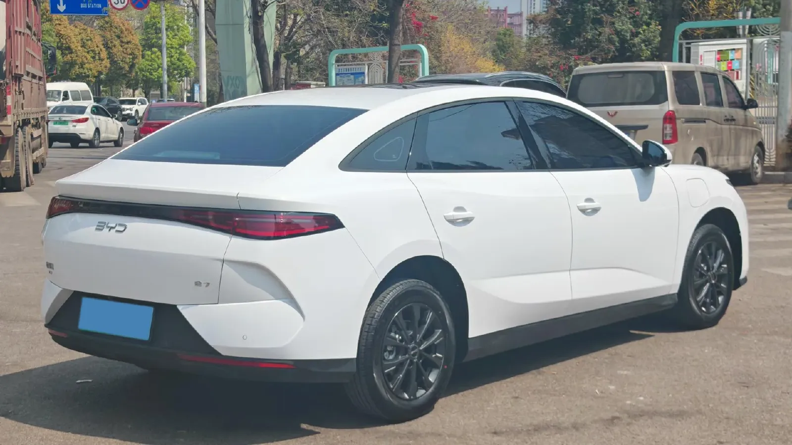 2025 BYD e7 BEV,autocango,china used car exporter,china ev exporter,chinese used car exporter,chinese used ev exporter