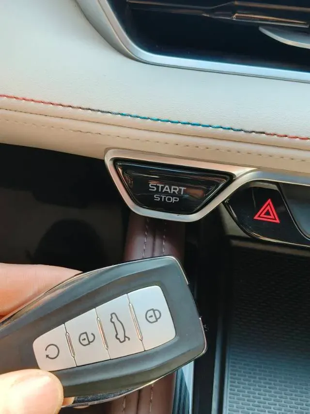 2021 Geely Monjaro 2.0T 218HP L4 7DCT,autocango,china used car exporter,china ev exporter,chinese used car exporter,chinese used ev exporter