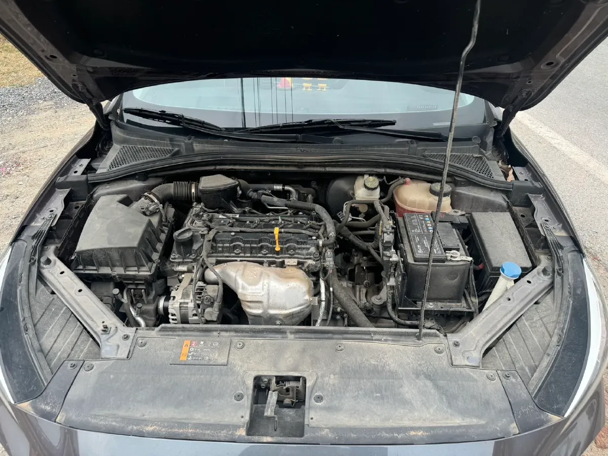 2022 MG 5 1.5L 120HP L4 5MT,autocango,china used car exporter,china ev exporter,chinese used car exporter,chinese used ev exporter