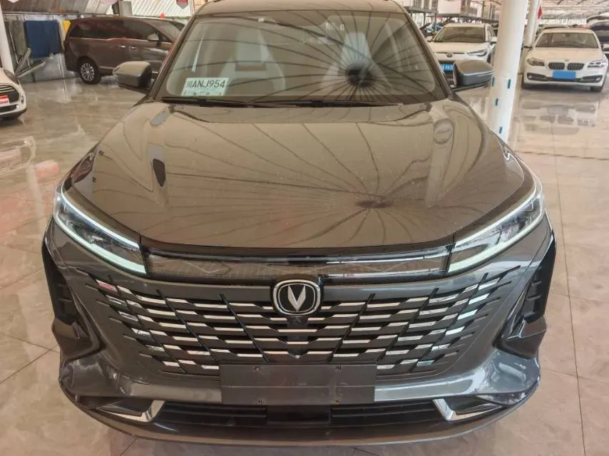 2023 ChangAn CS75 Plus 1.5T 188HP L4 8AT,autocango,china used car exporter,china ev exporter,chinese used car exporter,chinese used ev exporter