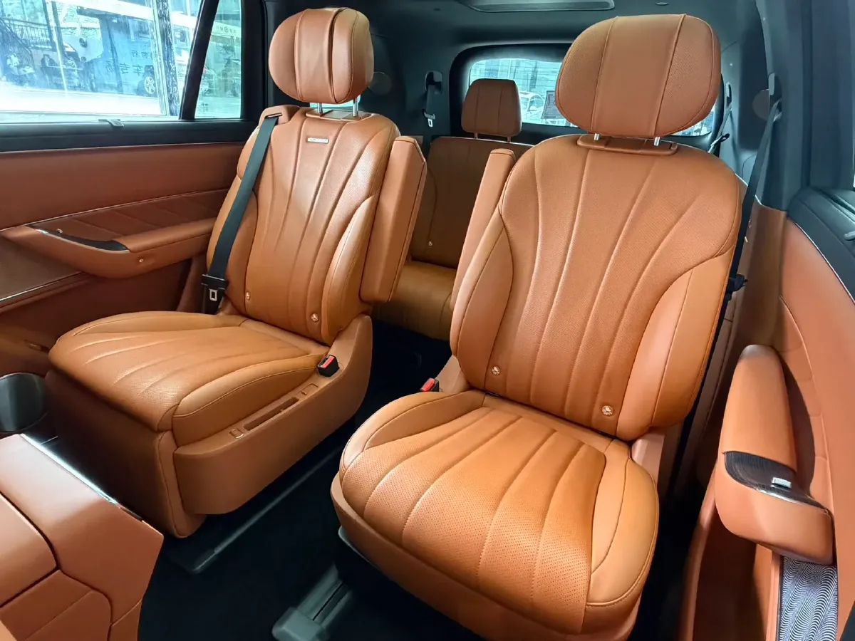 2025 AITO AITO M8 REEV 160HP REEV 53.4KWH,autocango,china used car exporter,china ev exporter,chinese used car exporter,chinese used ev exporter