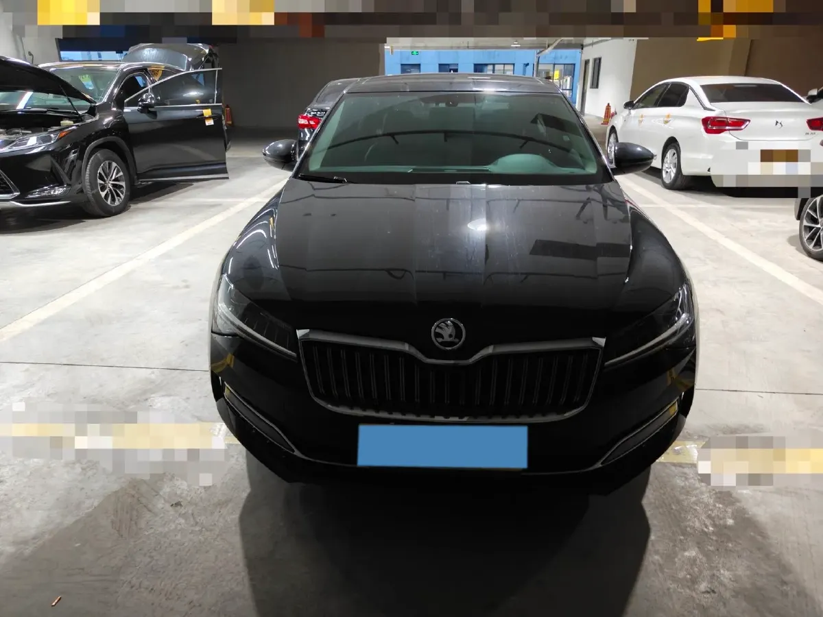 2025 Skoda Superb 1.4T 150HP L4 7DCT,autocango,china used car exporter,china ev exporter,chinese used car exporter,chinese used ev exporter