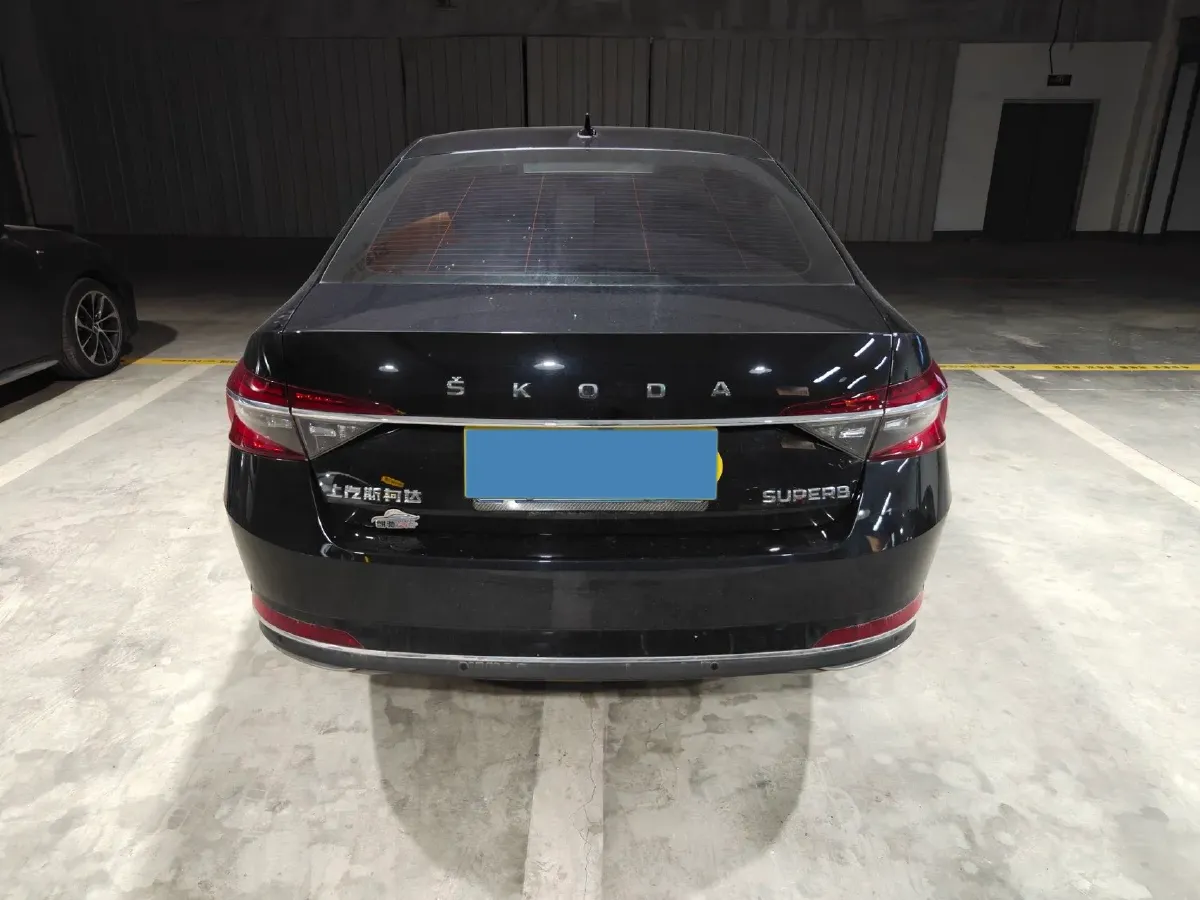 2025 Skoda Superb 1.4T 150HP L4 7DCT,autocango,china used car exporter,china ev exporter,chinese used car exporter,chinese used ev exporter