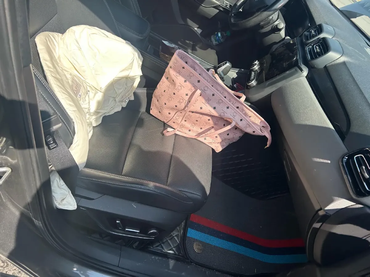 2022 LYNK&CO 03 2.0T 190HP L4 7DCT,autocango,china used car exporter,china ev exporter,chinese used car exporter,chinese used ev exporter