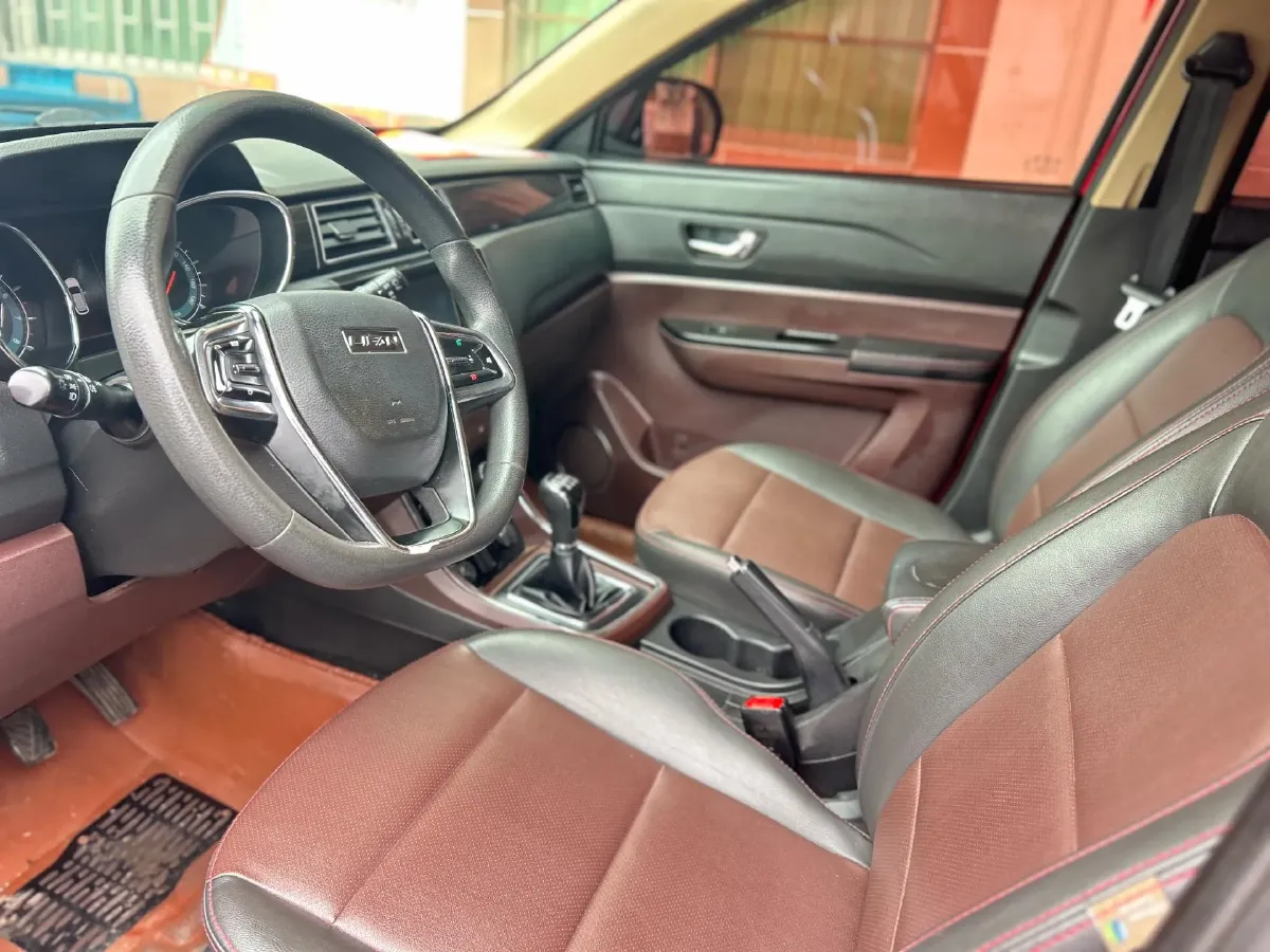 2016 LiFan MaiWei 1.5L 109HP L4 5MT,autocango,china used car exporter,china ev exporter,chinese used car exporter,chinese used ev exporter