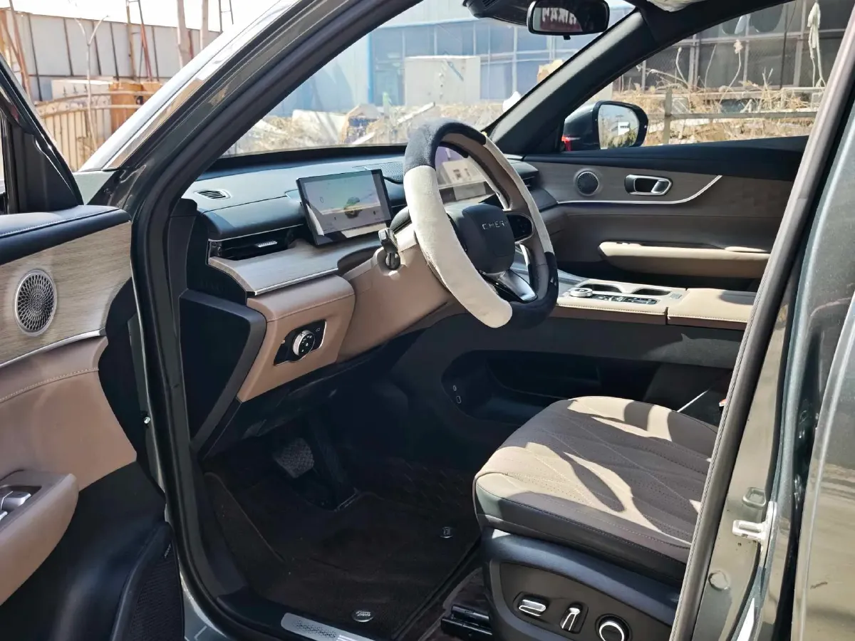 2025 Chery Tiggo 8 Plus 1.6T 197HP L4 7DCT,autocango,china used car exporter,china ev exporter,chinese used car exporter,chinese used ev exporter