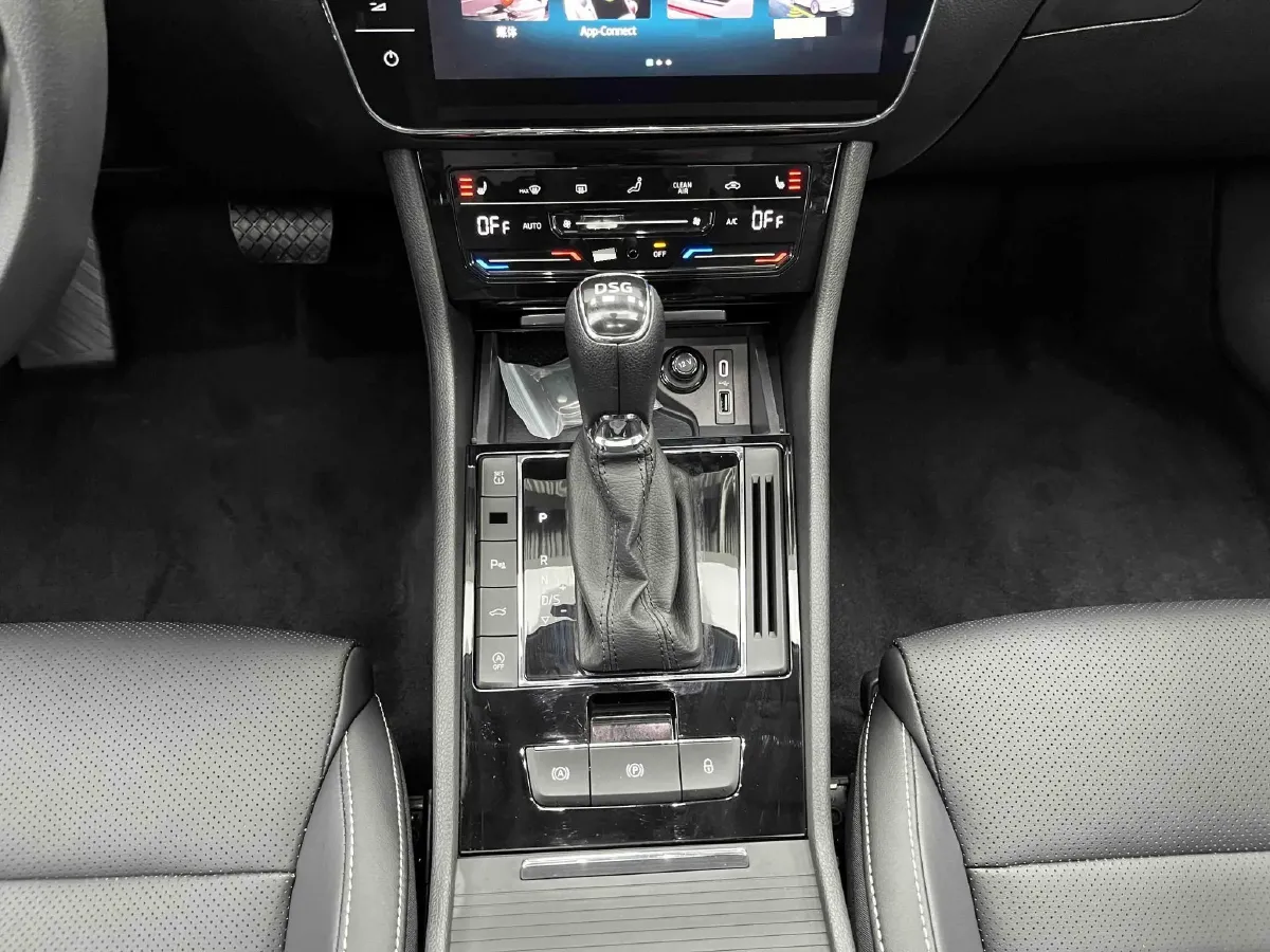 2024 Skoda Superb 1.4T 150HP L4 7DCT,autocango,china used car exporter,china ev exporter,chinese used car exporter,chinese used ev exporter