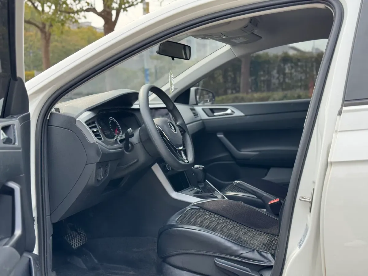 2023 Volkswagen Polo 1.5L 113HP L4 6AT,autocango,china used car exporter,china ev exporter,chinese used car exporter,chinese used ev exporter