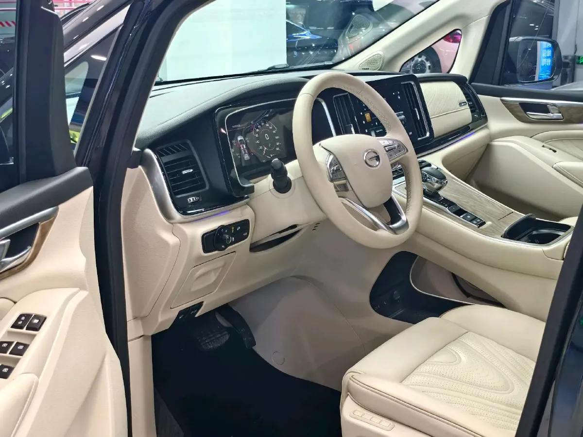 2023 GAC Trumpchi M8 2.0T 252HP L4 8AT,autocango,china used car exporter,china ev exporter,chinese used car exporter,chinese used ev exporter