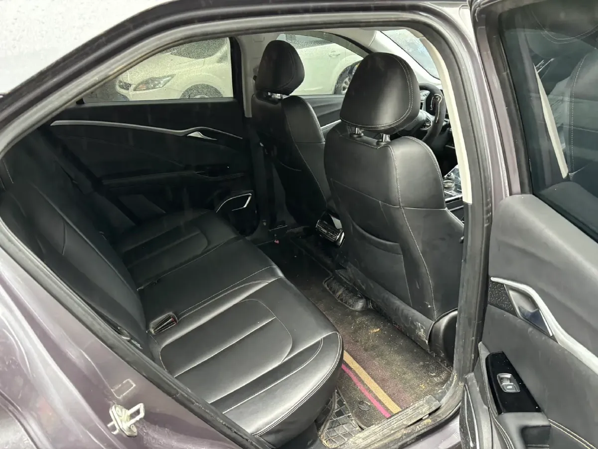 2022 Ford Focus 1.5T 177HP L4 6AT,autocango,china used car exporter,china ev exporter,chinese used car exporter,chinese used ev exporter