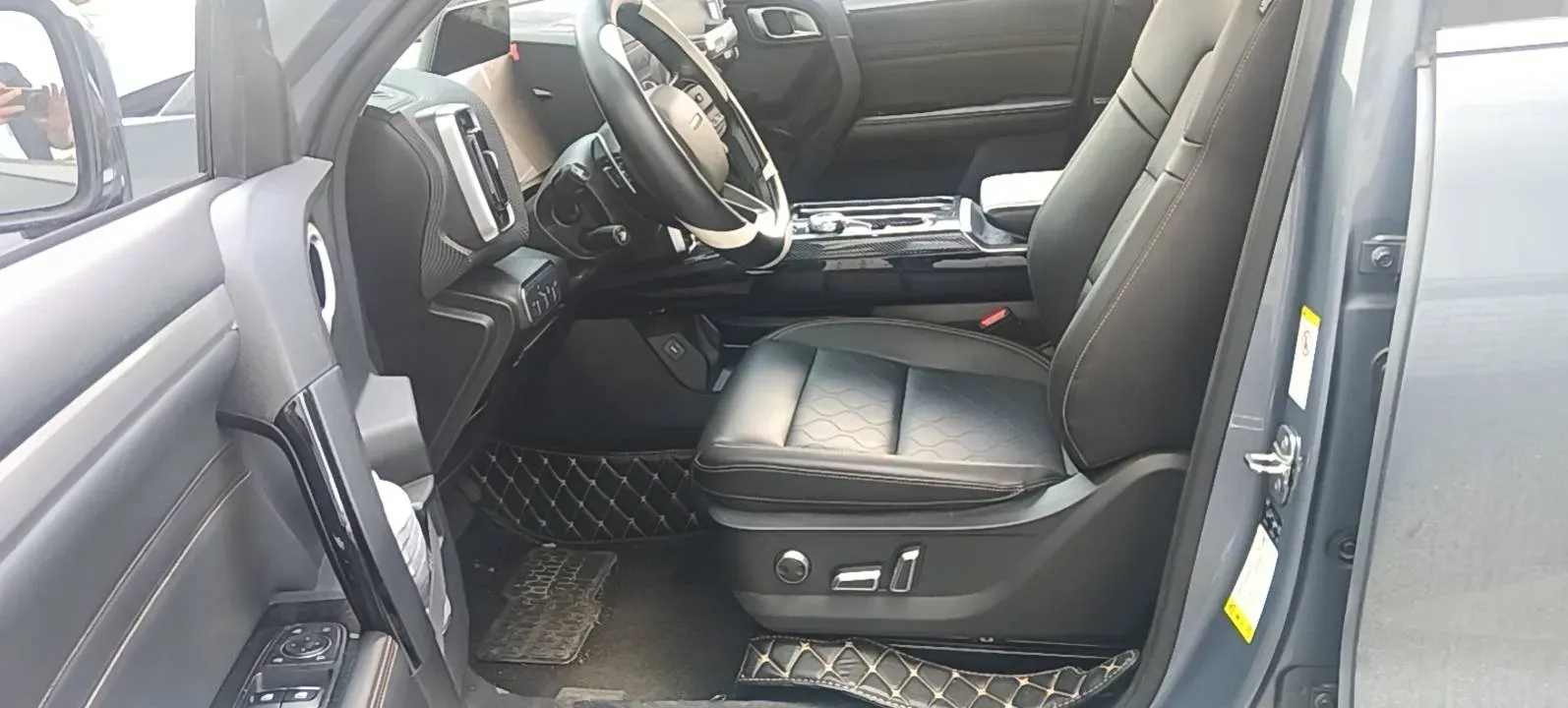 2021 Haval H6 2.0T 211HP L4 7DCT,autocango,china used car exporter,china ev exporter,chinese used car exporter,chinese used ev exporter