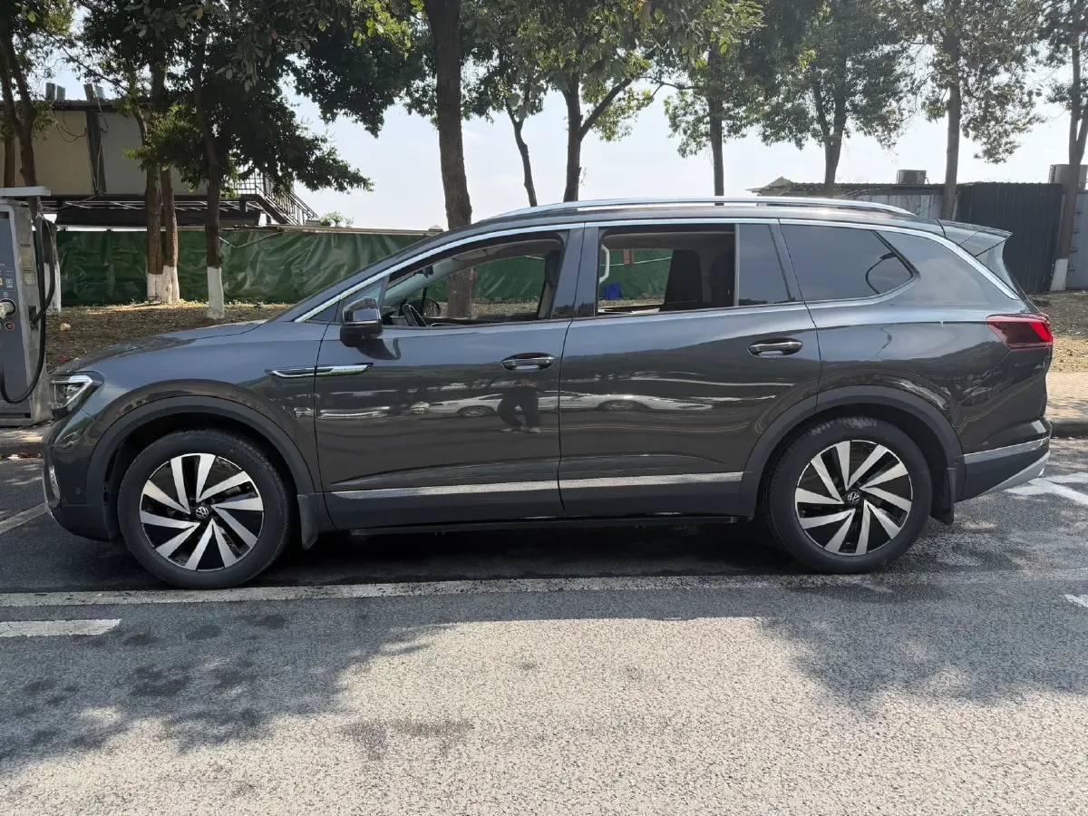2022 Volkswagen Talagon 2.0T 220HP L4 7DCT,autocango,china used car exporter,china ev exporter,chinese used car exporter,chinese used ev exporter