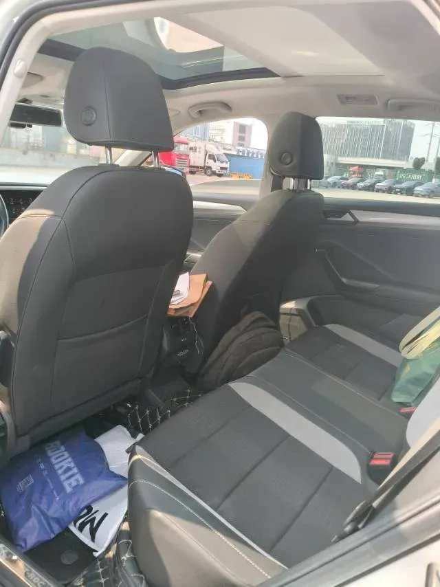 2022 Volkswagen T-Roc 1.4T 150HP L4 7DCT,autocango,china used car exporter,china ev exporter,chinese used car exporter,chinese used ev exporter